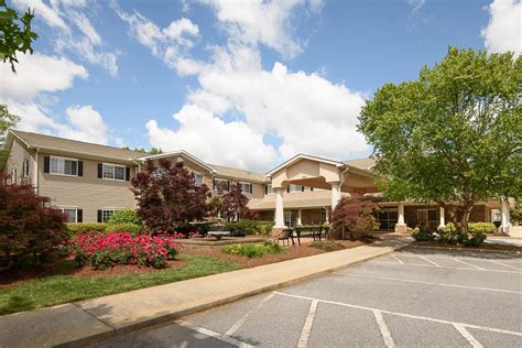 senior living communities lawrenceville ga.
